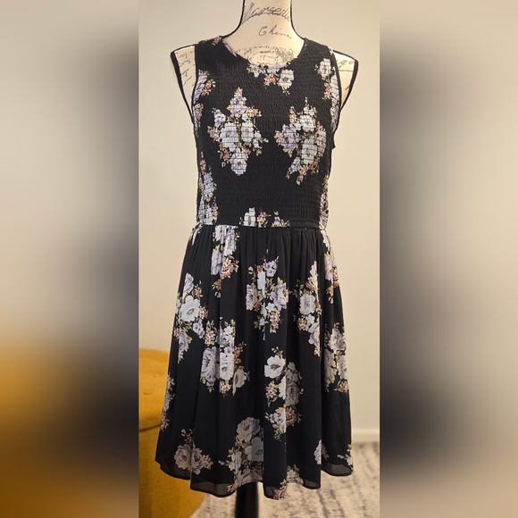 LOFT Black Floral Midi Sleeveless Dress,Size 4. - Picture 1 of 13